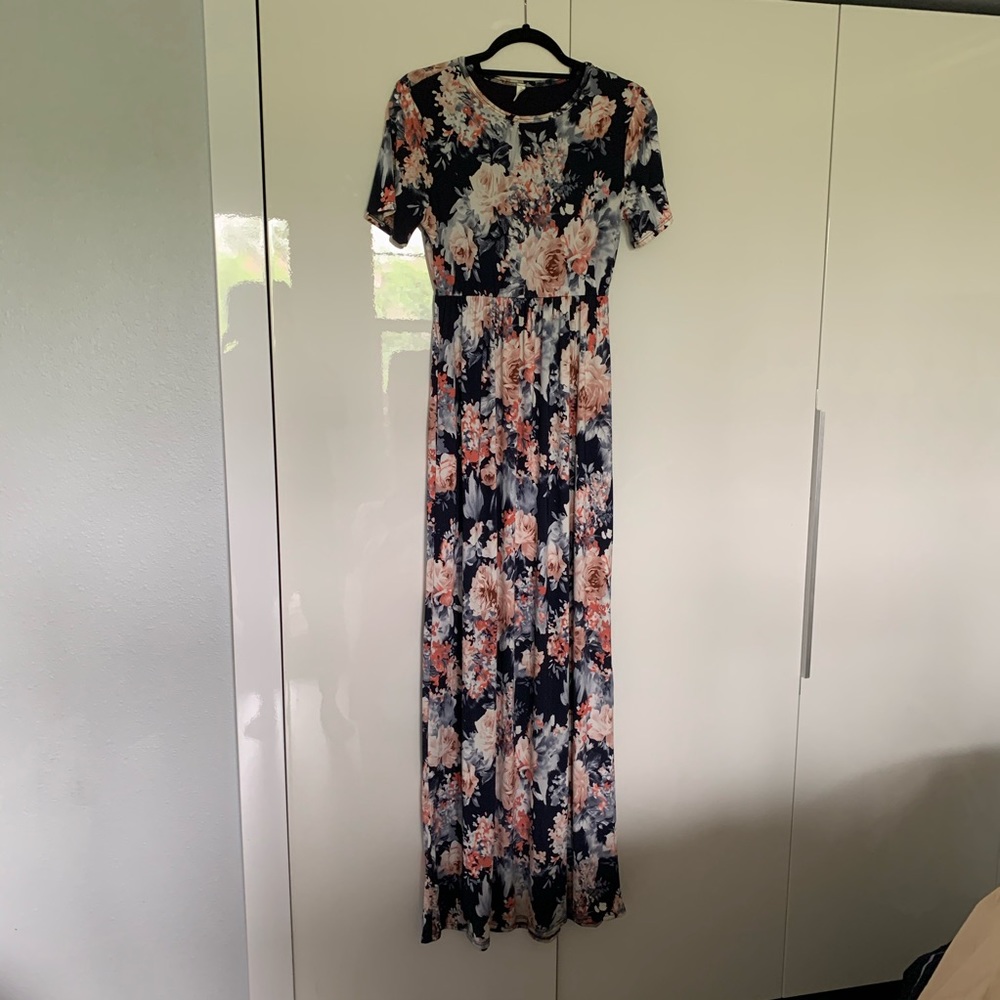 Pink Blush Maternity Dress size M